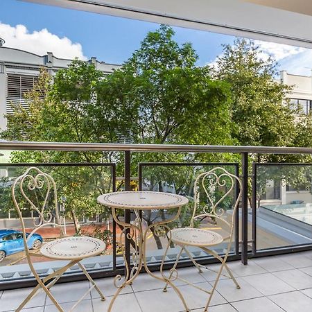 Corporate, Spacious Staycation - Sky Tower Views Auckland Bagian luar foto