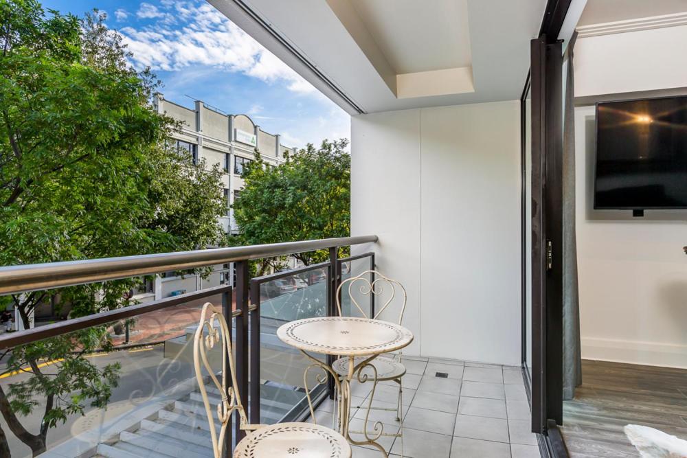 Corporate, Spacious Staycation - Sky Tower Views Auckland Bagian luar foto