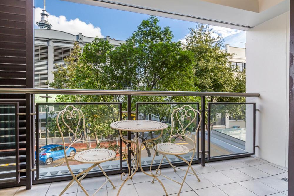 Corporate, Spacious Staycation - Sky Tower Views Auckland Bagian luar foto