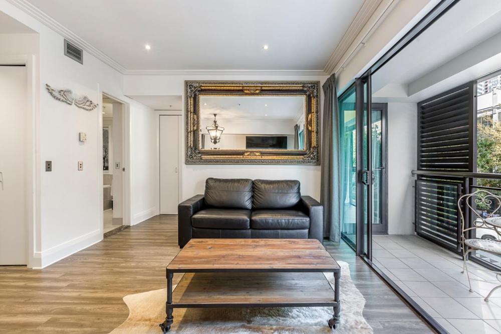 Corporate, Spacious Staycation - Sky Tower Views Auckland Bagian luar foto