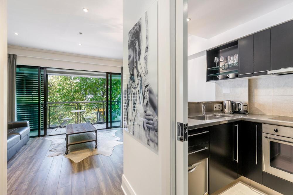 Corporate, Spacious Staycation - Sky Tower Views Auckland Bagian luar foto